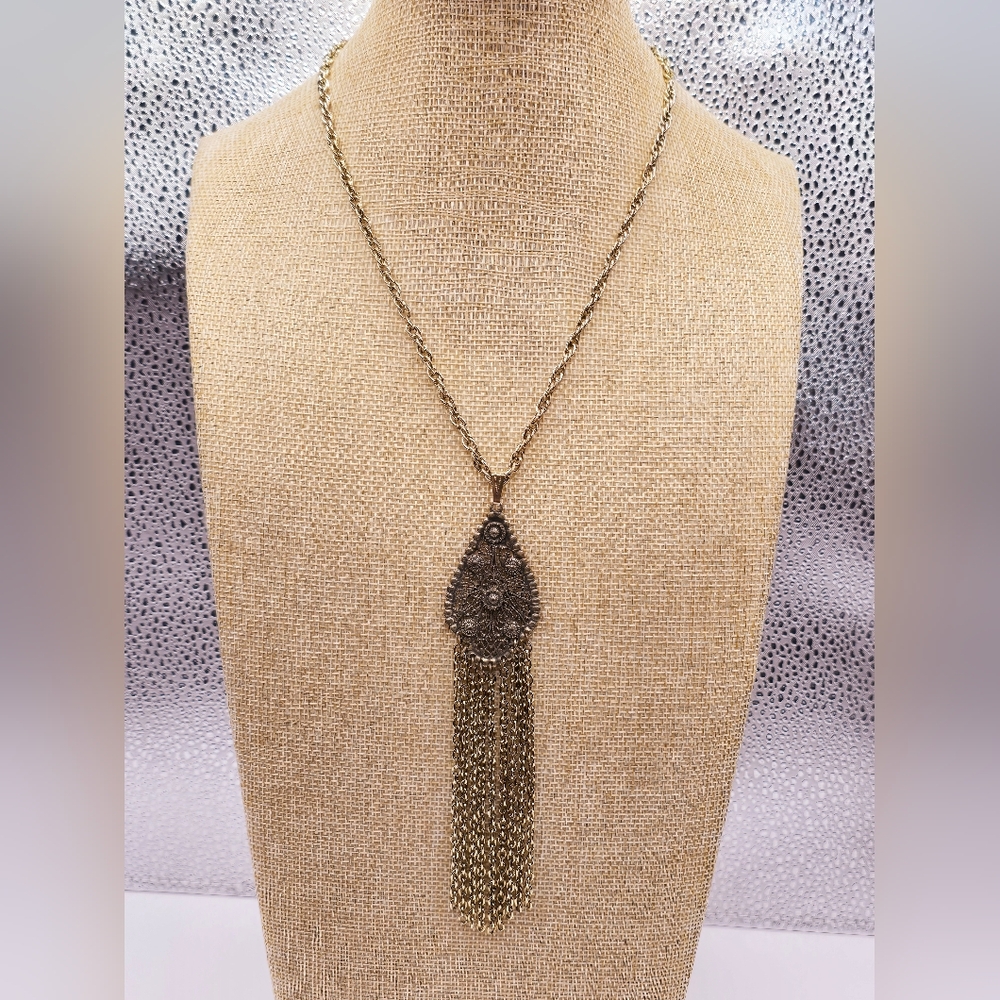 Ornate Pendant Statement Necklace Curb Chain Articulated Fringe Necklace